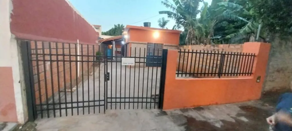 VENDO CASA EN SAN LORENZO - BARRIO LAURELTY ZONA FORTIS TIPO CHALET — foto 2