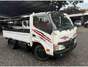 VENDO!!! Toyota Dyna Año 2011