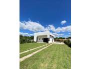 Vendo Casa Amoblada en San Bernardino | Piscina | Gs. 650 Millones
