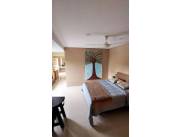 VENDO CASA EN LUQUE - JARDIN DE ORO, B° AMERICA, CON PISCINA