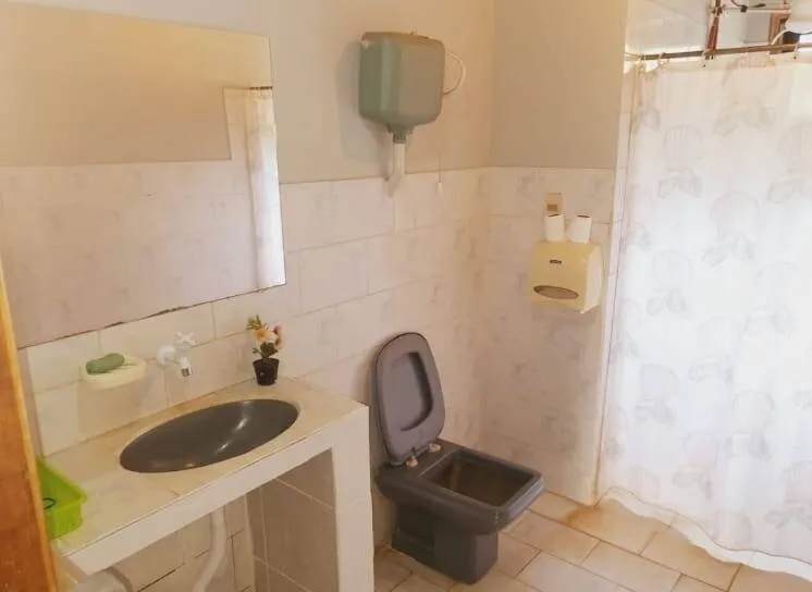 VENDO CASA EN LUQUE - BARRIO CERRADO LA FLORESTA, ZONA AEROPUERTO — foto 3