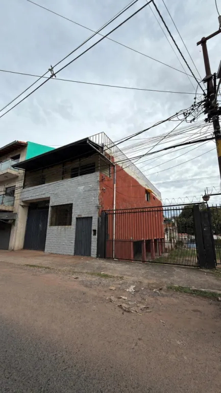 ALQUILO AMPLÍA PROPIEDAD ZONA MERCADO 4 — foto 2