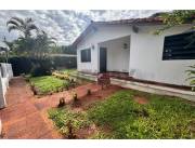 CASA EN LAURELTY LUQUE