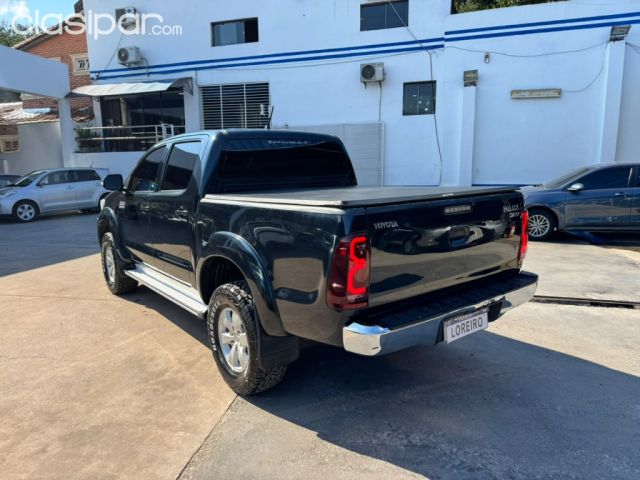 Toyota Hilux SRV MT 4x2 de Toyotoshi 📍 Recibimos vehículo...