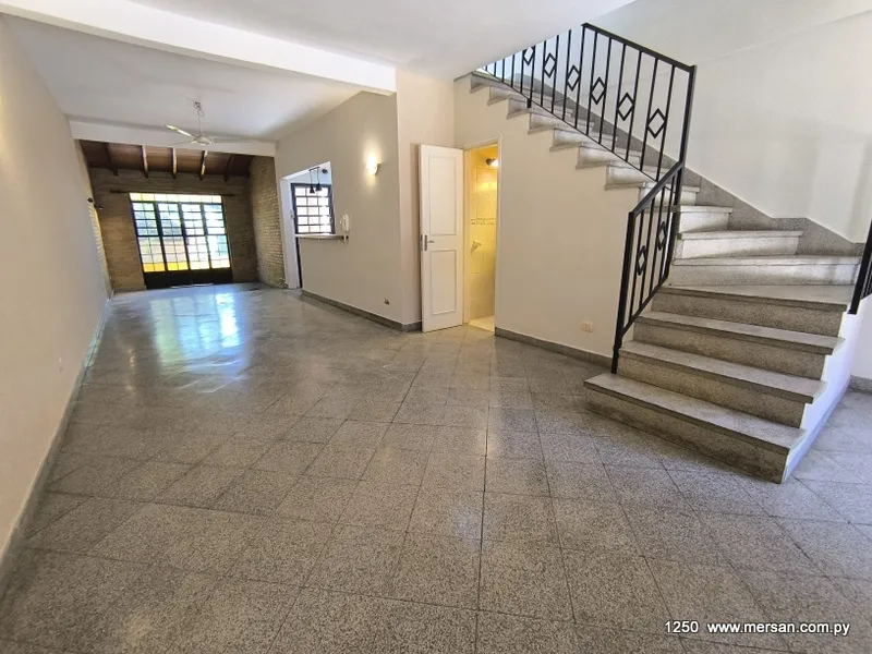 VENDO DÚPLEX 3 DORM. EN SUITE - LAMBARÉ (CÓD. 1250) — foto 2