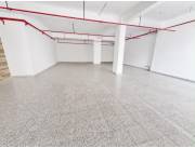 En Alquiler Amplio Showroom/Salón sobre Avenida en Asunción A553
