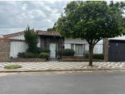 VENDO CASA EN EL BARRIO MBURICAÓ
