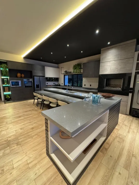 RESIDENCIA DE LUJO EN CONDOMINIO BRISAS DEL RIO — foto 2