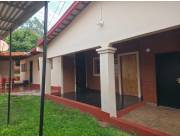 VENDO CASA EN EL BARRIO BERNARDINO CABALLERO DE ENCARNACIÓN: 2 habitaciones y 2 baños