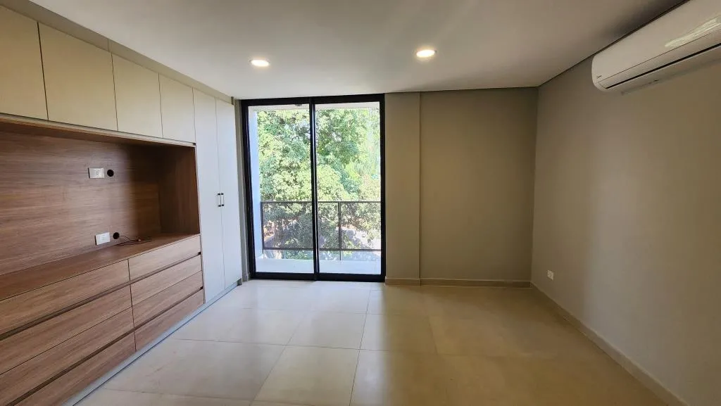 ALQUILO AMPLIO DUPLEX EN ESQUINA, BO. AMERICA - LUQUE — foto 3