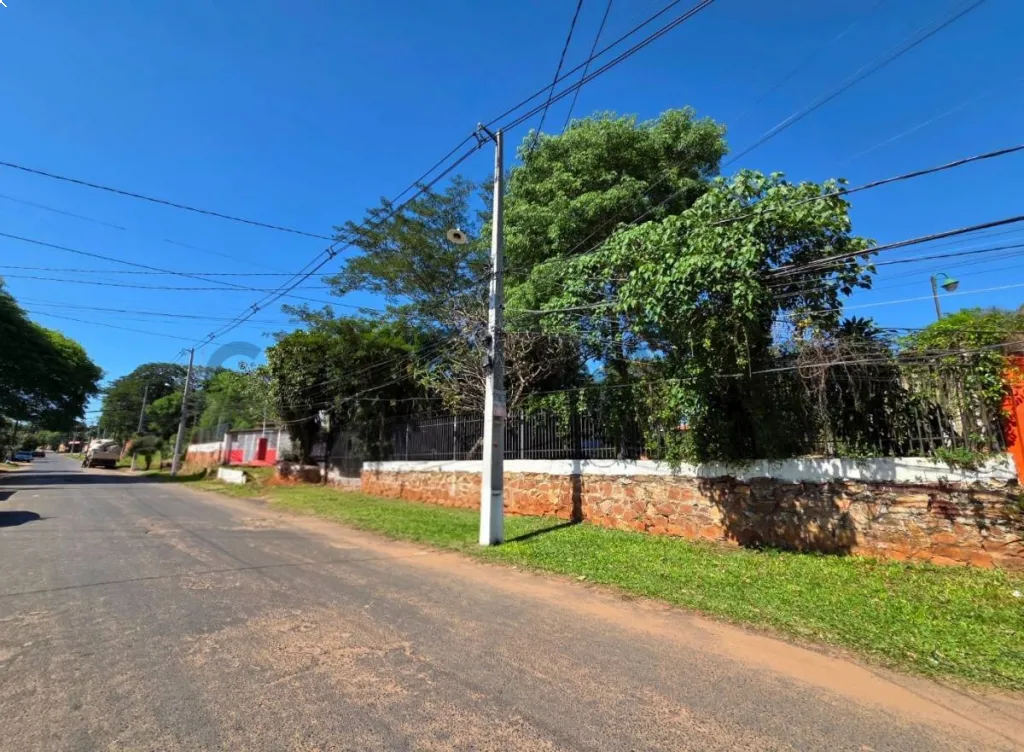 EN VENTA - AMPLIA PROPIEDAD EN LAMBARE, BARRIO SAN ISIDRO — foto 3