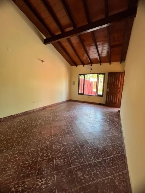 Vendo amplia propiedad en Villa Elisa - Barrio Ypati — foto 3