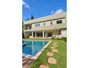Vendo Casa en Paraná Country Club – 3 suites, piscina y 1.300 m²